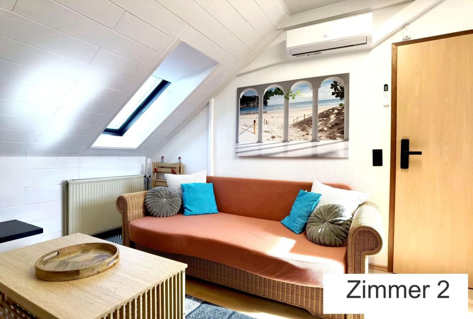 Bed, Photo of the whole room, air conditioner