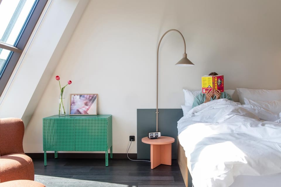 Bed, Photo of the whole room, Seating area, Bedroom