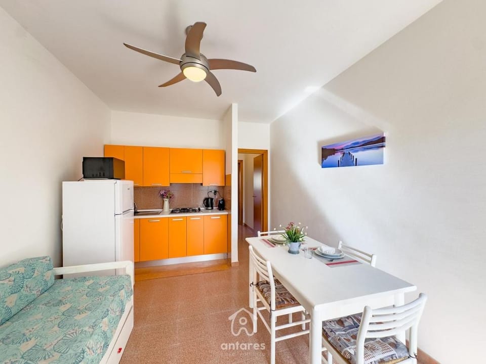 Living room, Dining area, microwave, kitchen