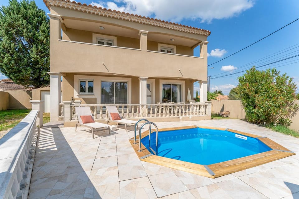 Property building, Swimming pool