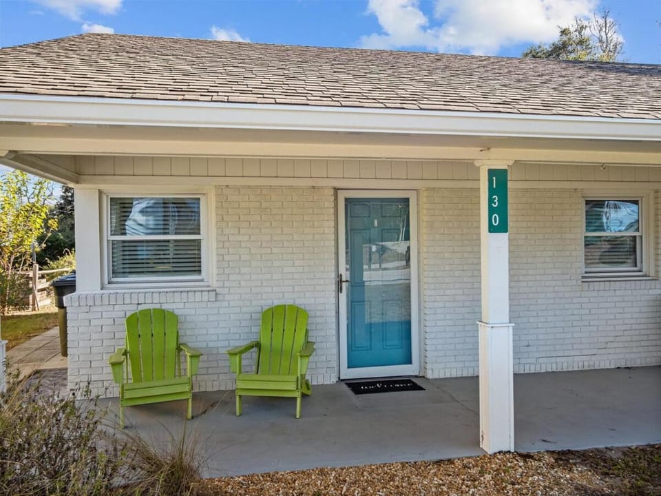 Dog Friendly - Walk to Bogue Inlet Pier House in Emerald Isle