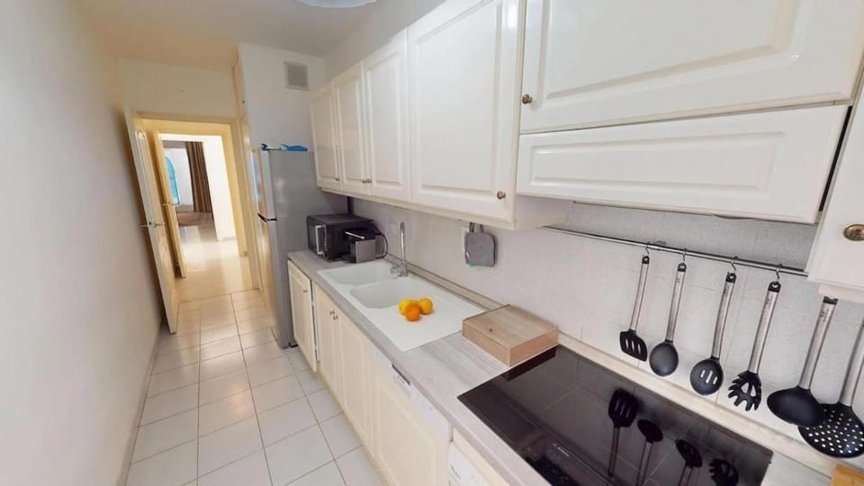 113VPC - Superbe spacieux3P face mer et parking privé Apartment in Menton