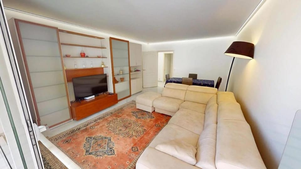 113VPC - Superbe spacieux3P face mer et parking privé Apartment in Menton