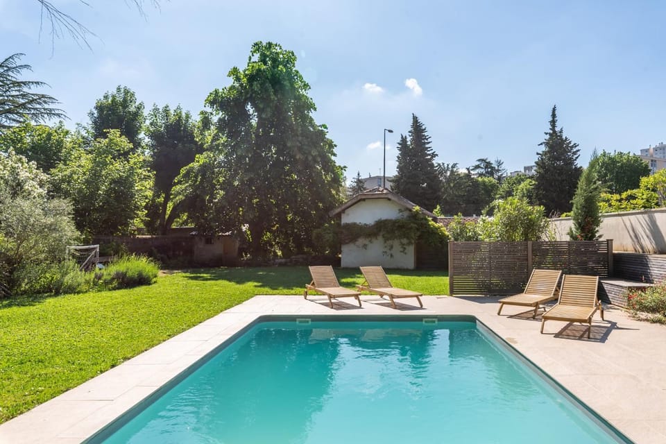 Queen - residence with garden and swimming pool Villa in Tassin-la-Demi-Lune