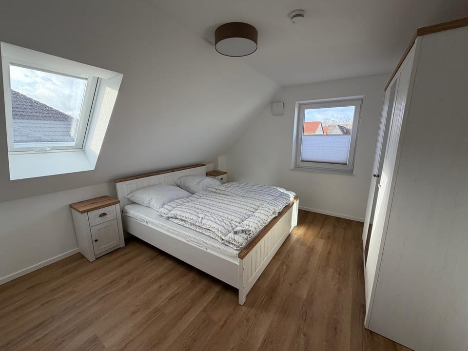 Property building, Living room, Bedroom