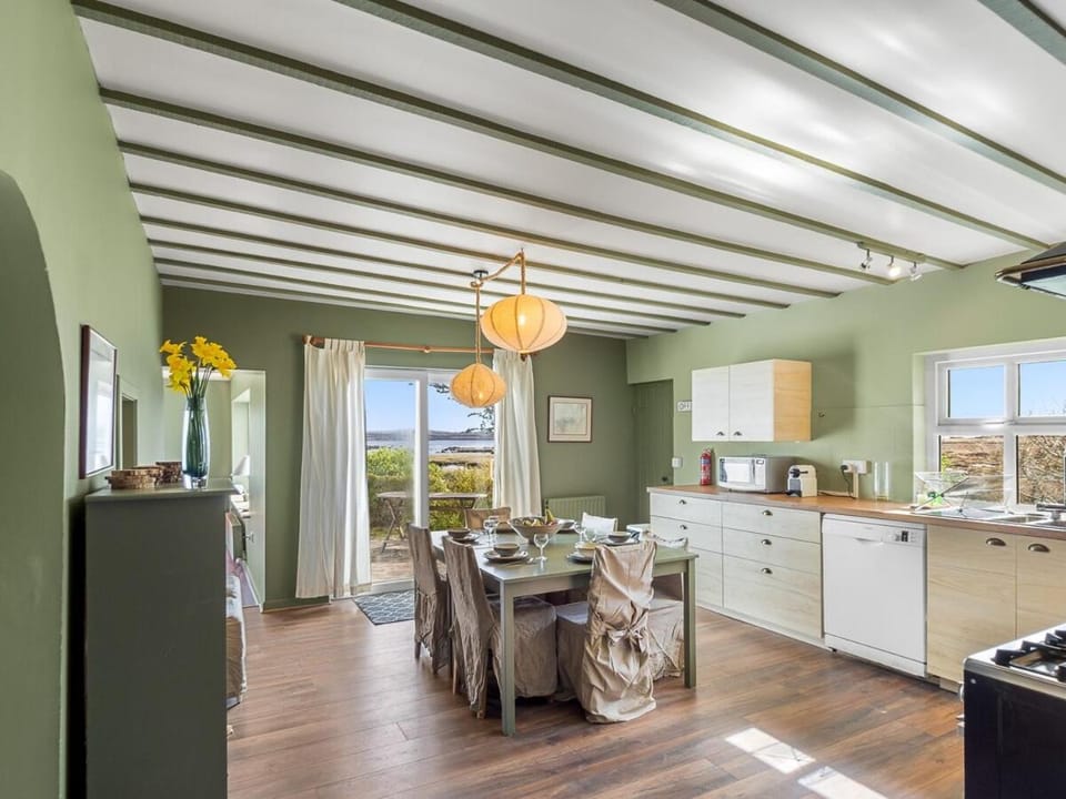 Bun Inbhir Holiday Cottage House in County Galway