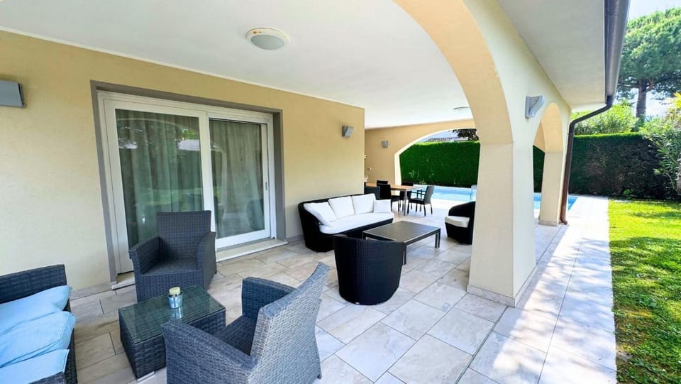 Villa singola con piscina Quinta Est Villa in Isola Albarella