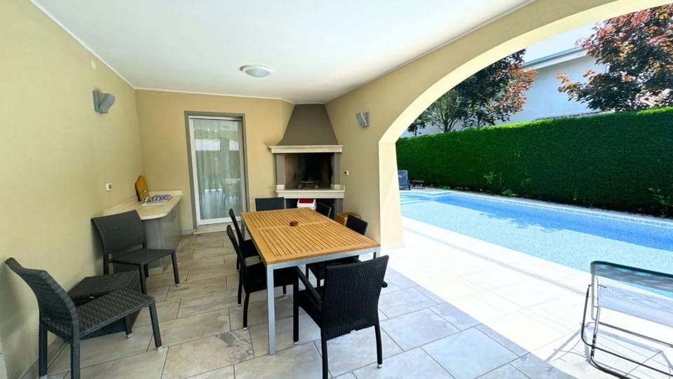 Villa singola con piscina Quinta Est Villa in Isola Albarella