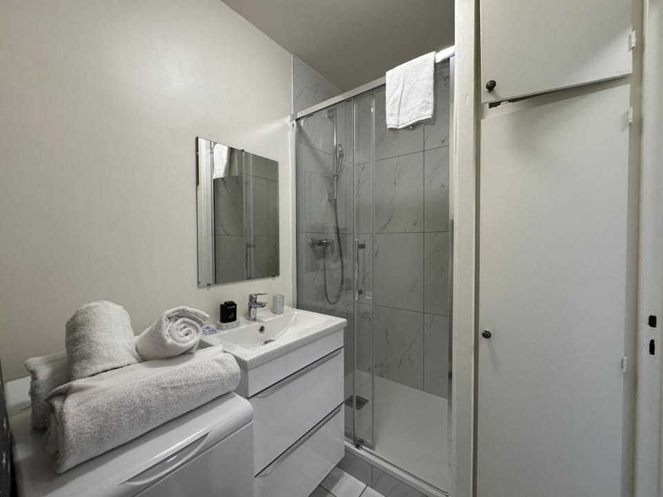 Cosy studio centre-ville & RER A Apartment in Saint-Germain-en-Laye