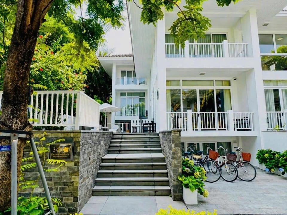 Property building, Facade/entrance