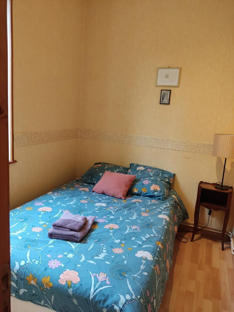 Bed, Photo of the whole room