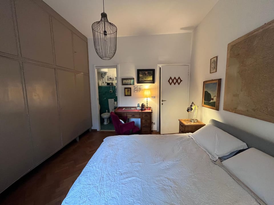 camera doppia con bagno privato completo House in Florence