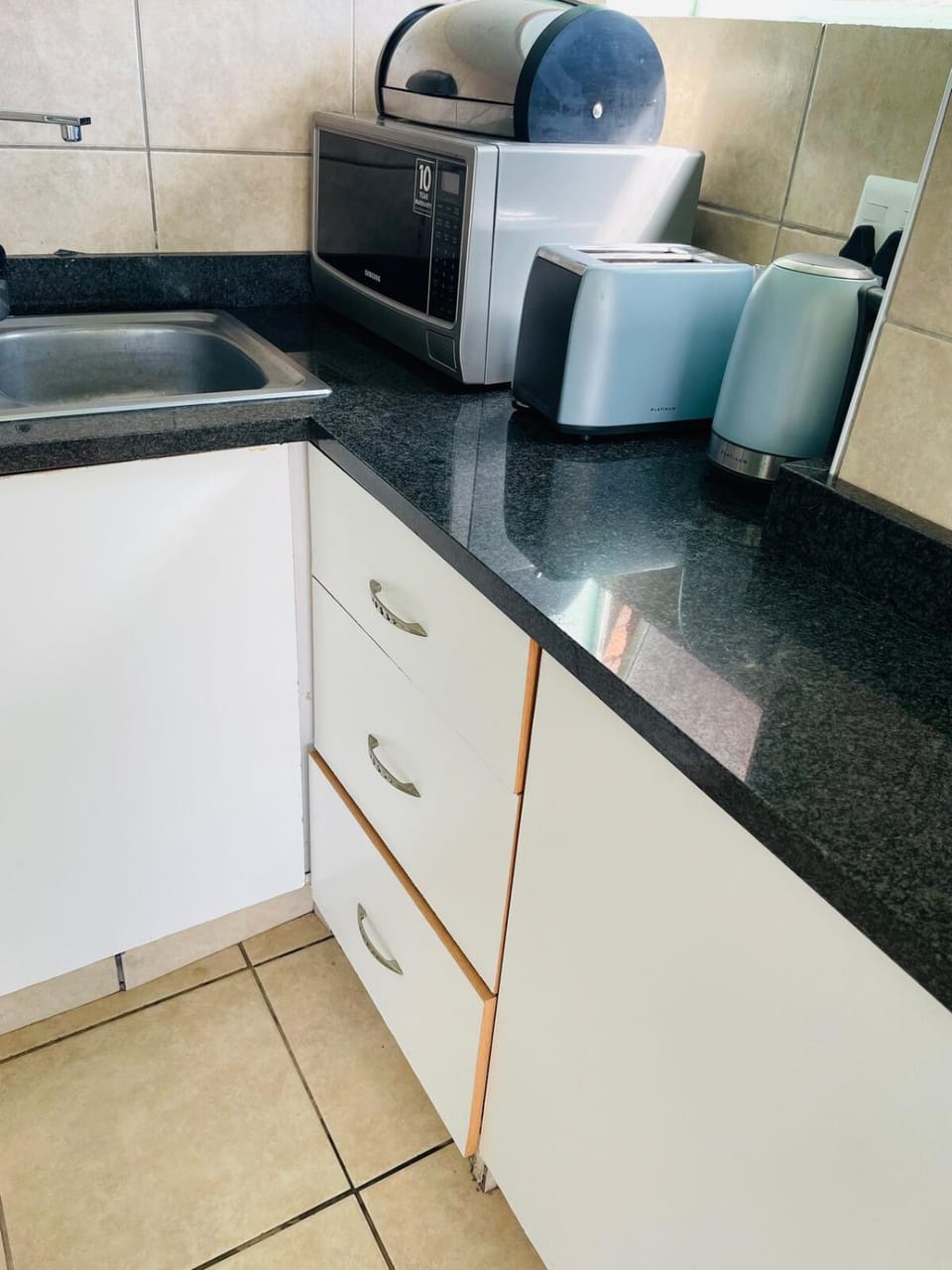 Oceanic Beachside Bliss 2 Bedroom Retreat Apartment in Durban