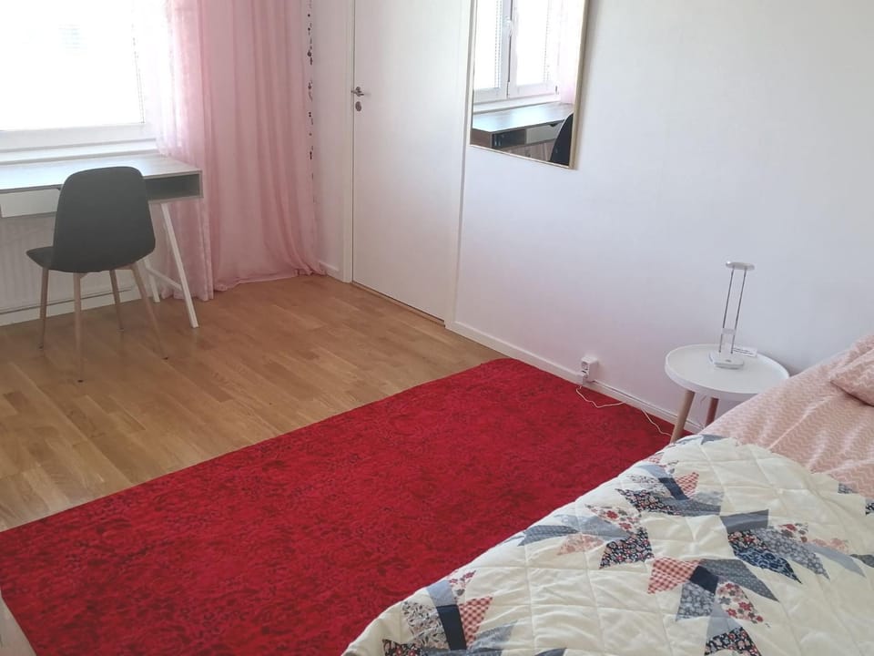 Cozy Guest Room in Green Uppsala - Walk to Central Station Bed and Breakfast in Uppsala