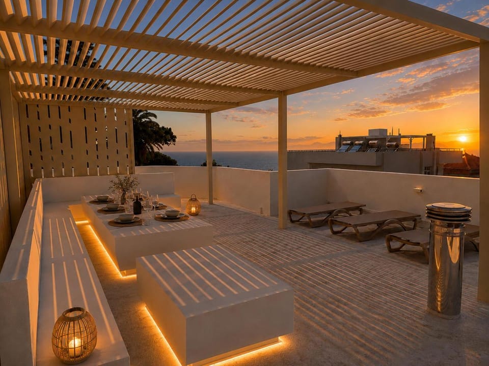 View (from property/room), Seating area, Dining area