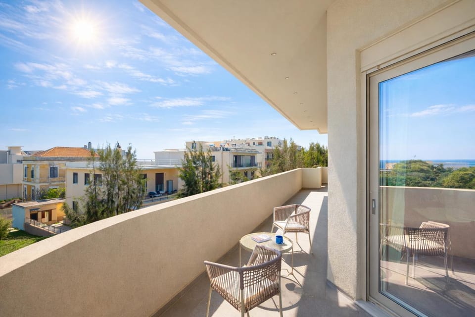 Balcony/Terrace, Location