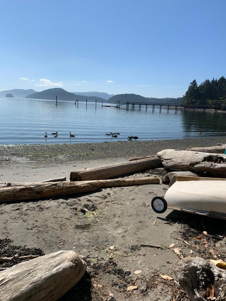 Mayne Cottage Bed and Breakfast in Mayne Island