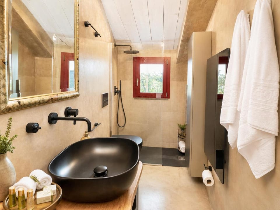 Shower, Bathroom, towels
