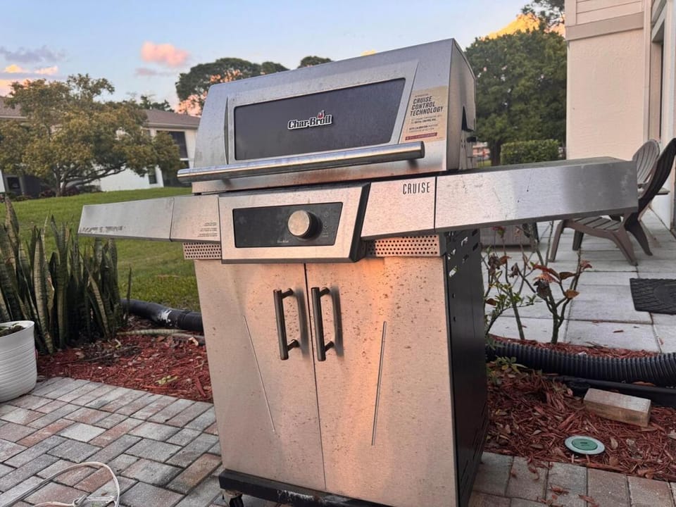 2B2B Heated Pool Cozy Condo Apartment in Oldsmar