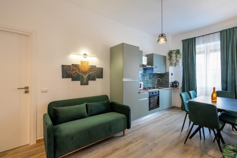 Kitchen or kitchenette, Living room, Seating area, Dining area