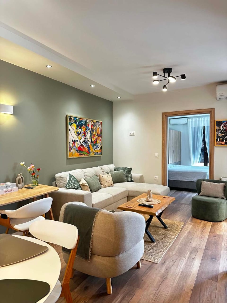 Communal lounge/ TV room, Living room, Dining area