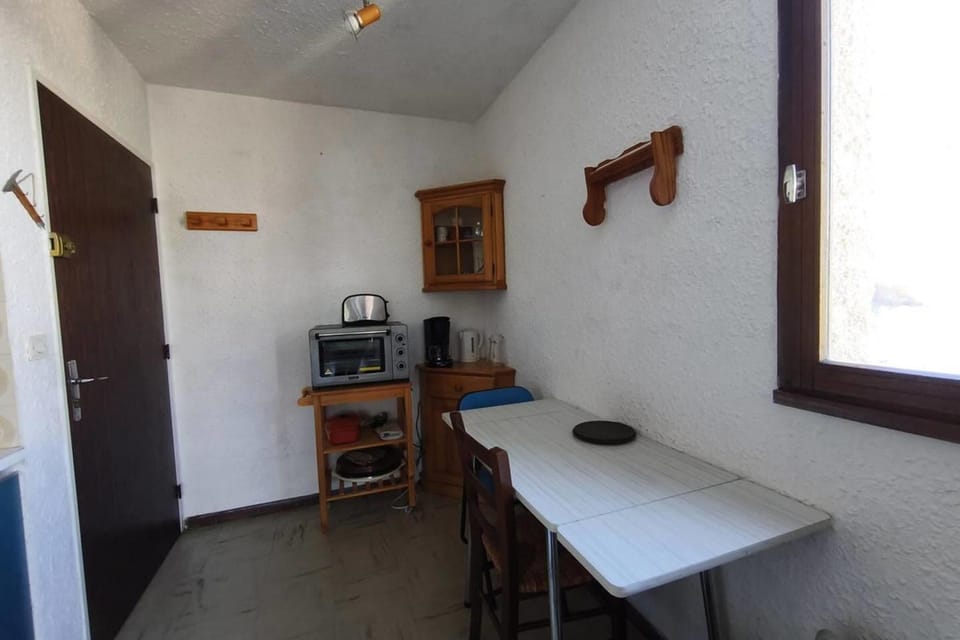 Studio with balcony near the chairlift Apartment in Uvernet-Fours