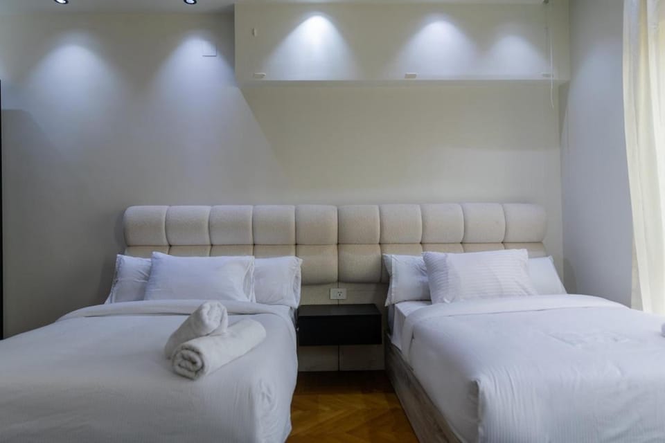 Cozy stay with Nile view in Zamalek Apartment in Cairo