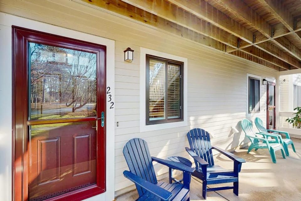 Ocean Edge Escape House in Brewster