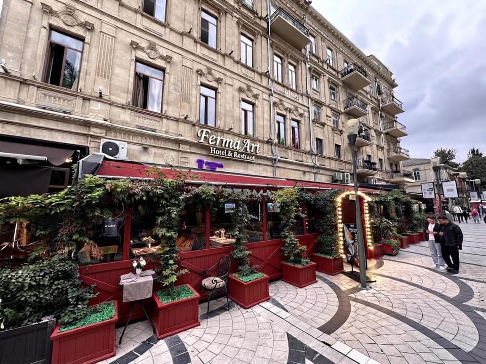 City view, Street view, Location