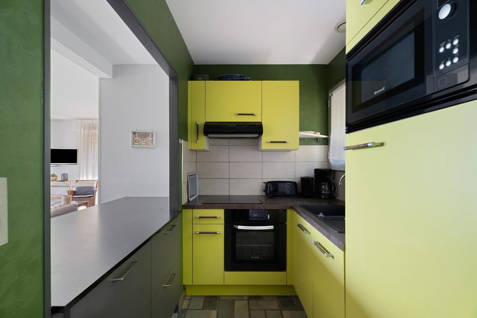 Kitchen or kitchenette, Living room