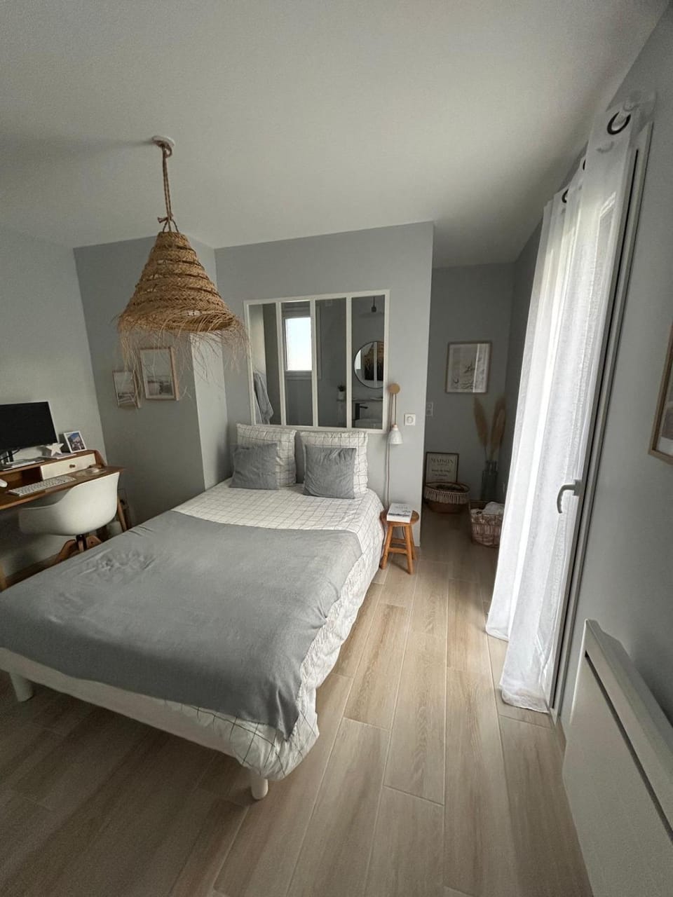 Chambre 2 personnes avec piscine à 10min du circuit Bed and Breakfast in Pays de la Loire