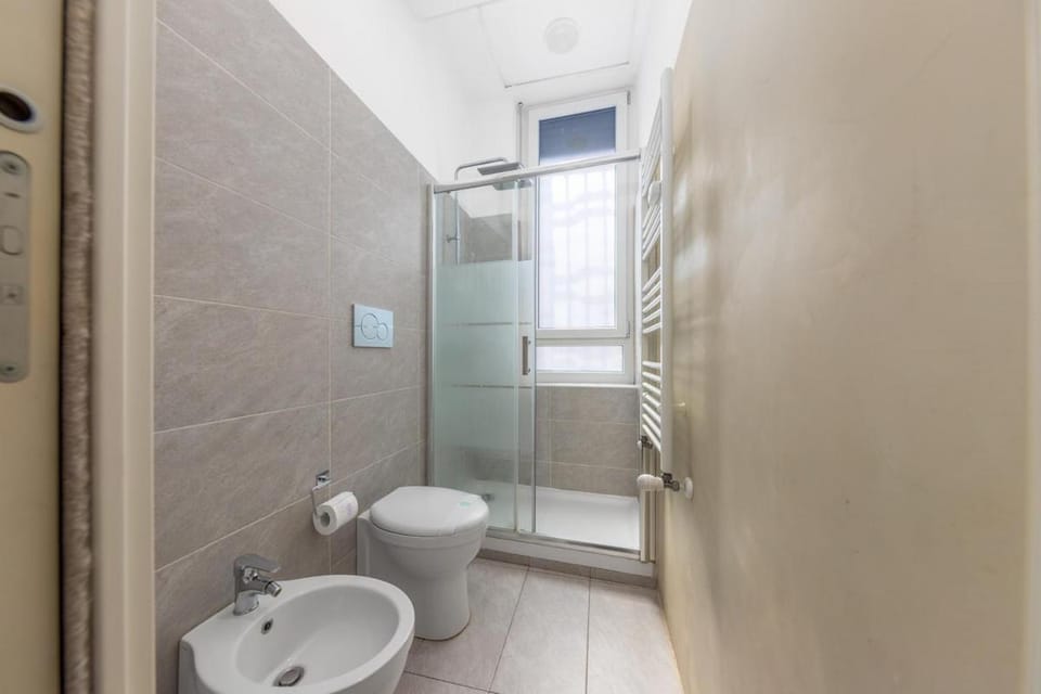 Metro to DUOMO and Station - Air Conditioning Apartment in Milan