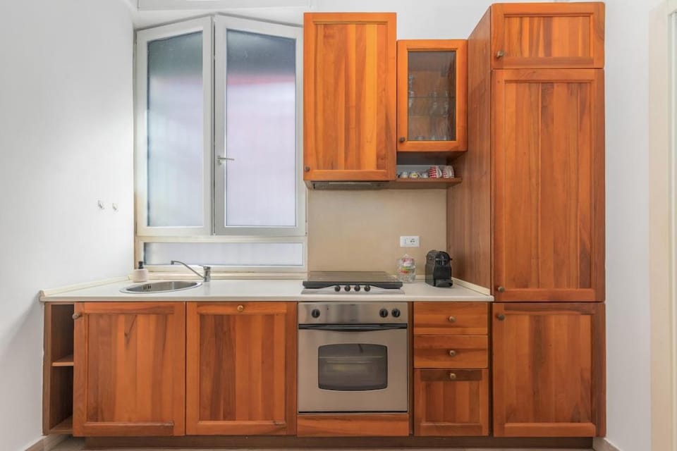 Metro to DUOMO and Station - Air Conditioning Apartment in Milan