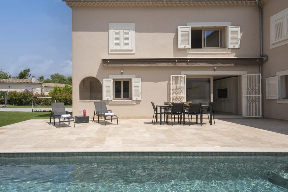 VILLA LES MOULIERES - Villa familiale renovee avec piscine - La Colle-sur-Loup Villa in Saint Paul de Vence
