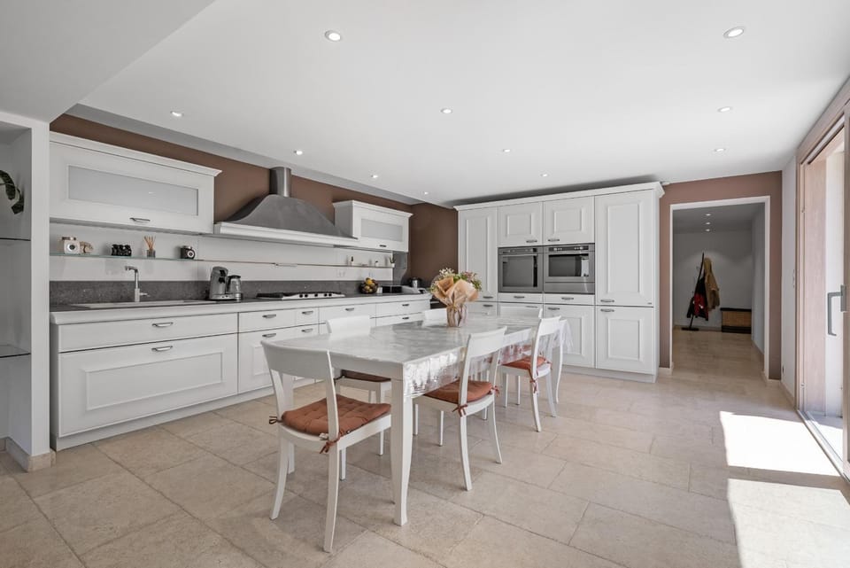 VILLA LES MOULIERES - Villa familiale renovee avec piscine - La Colle-sur-Loup Villa in Saint Paul de Vence