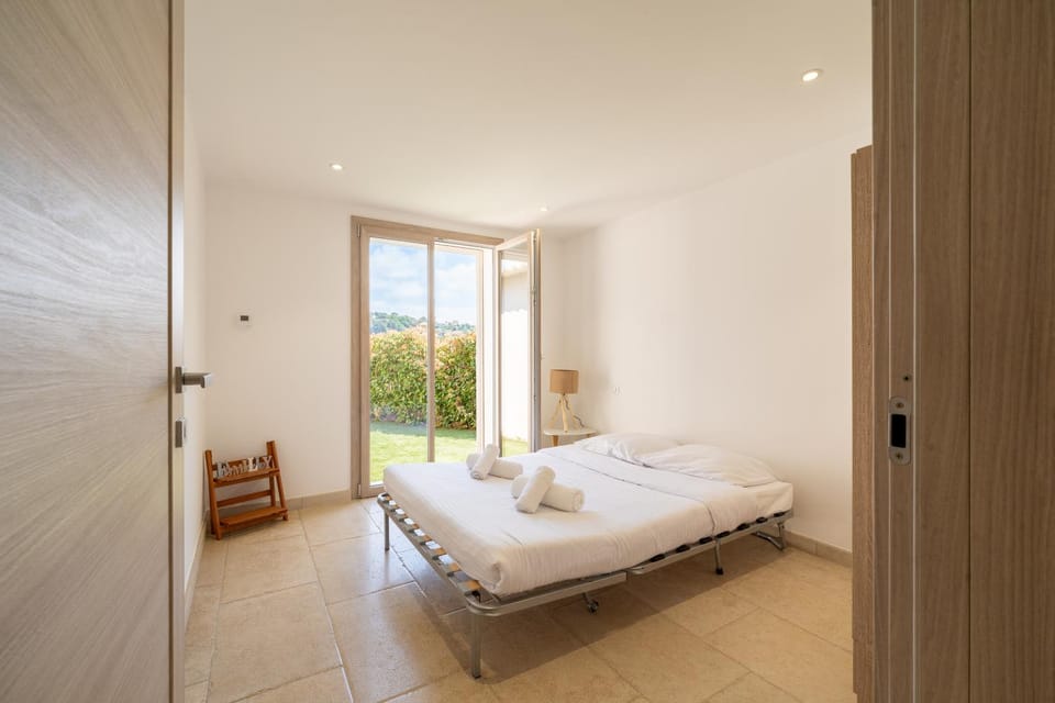VILLA LES MOULIERES - Villa familiale renovee avec piscine - La Colle-sur-Loup Villa in Saint Paul de Vence