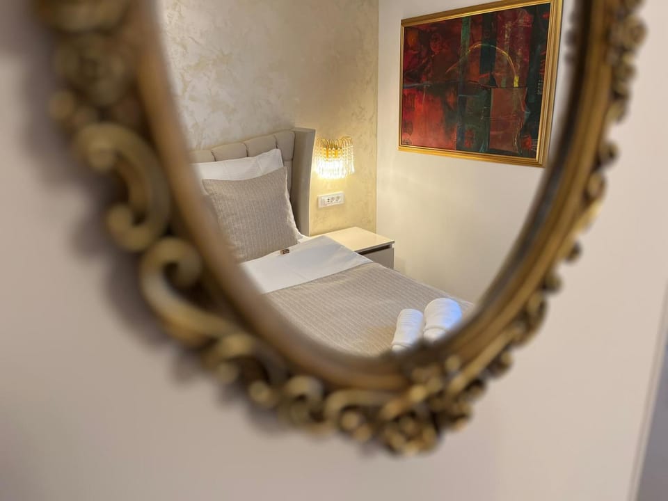 La Luna Room with Pool & Jacuzzi, Bikes and Secured Parking Bed and Breakfast in Croatia