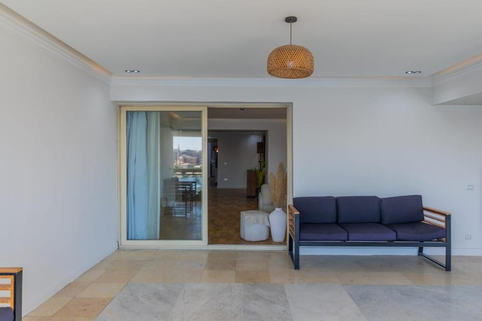 Relaxing Nile Views and Prime Cairo Location Apartment in Cairo