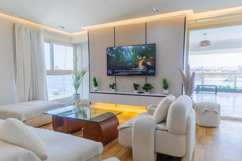 Relaxing Nile Views and Prime Cairo Location Apartment in Cairo