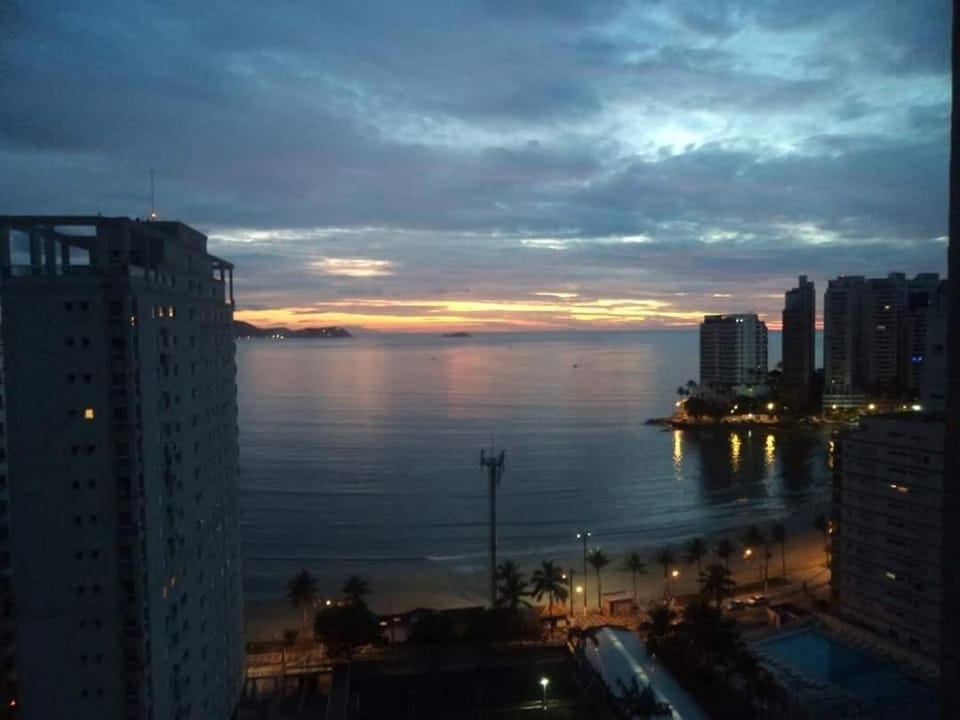 Apartamento pé na Areia - Astúrias e mata atlântica Apartment in State of São Paulo