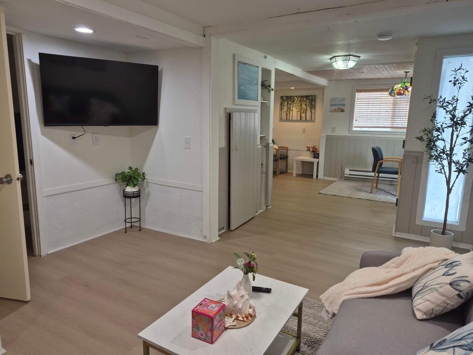 Large 3 bed house on creek by the bay and park House in Birch Bay