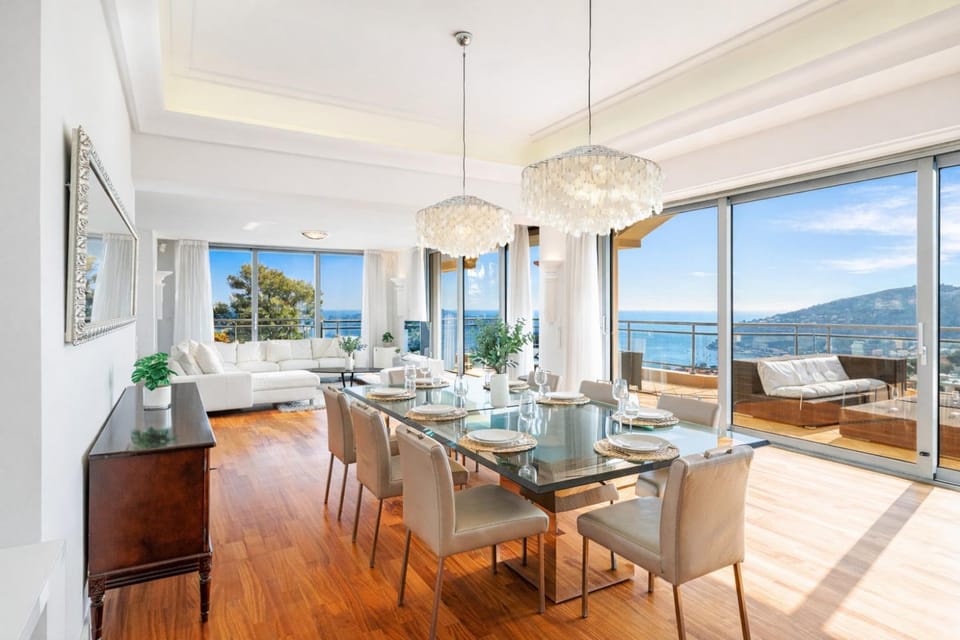 PENTHOUSE VILLAFRANCA - Penthouse d exception - Vue mer panoramique - Piscine - Terrasse - 4 suites Apartment in Villefranche-sur-Mer