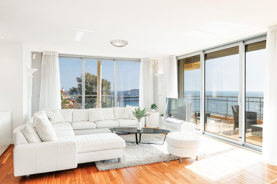 PENTHOUSE VILLAFRANCA - Penthouse d exception - Vue mer panoramique - Piscine - Terrasse - 4 suites Apartment in Villefranche-sur-Mer