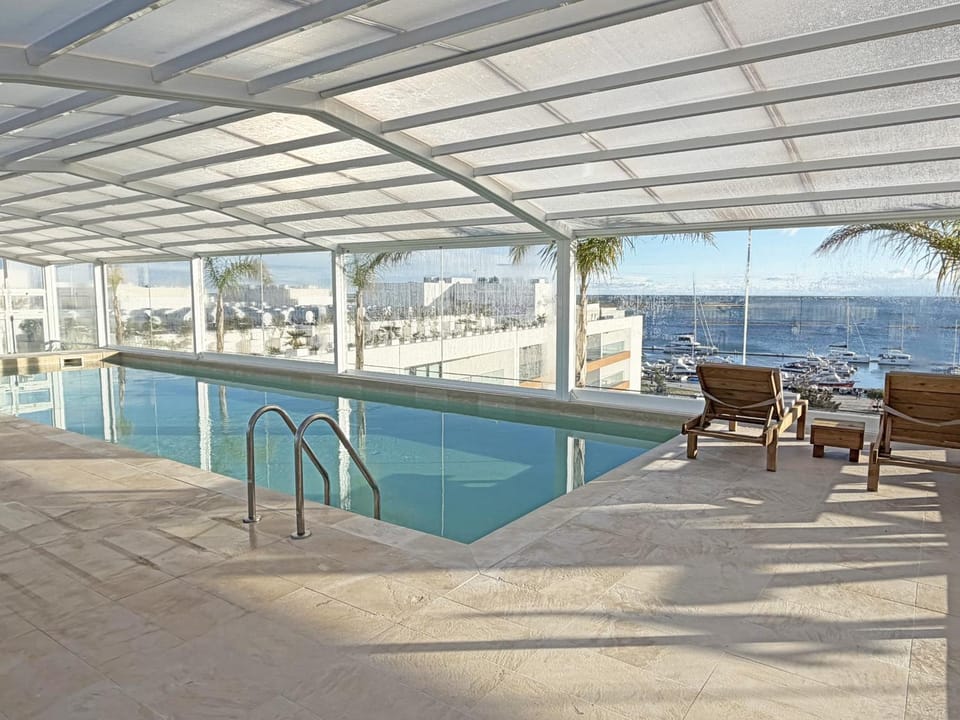 Swimming pool, Swimming pool