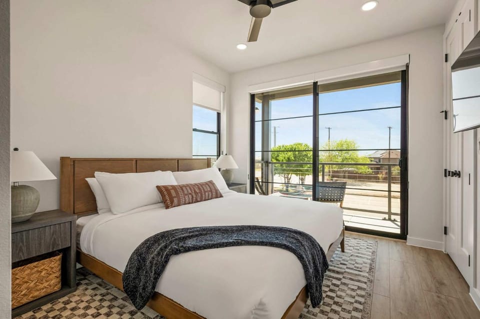 Freiheit Village Loft - 1BR, Pool, BBQ & Firepit Apartment in New Braunfels