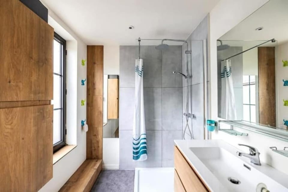 Large bright apartment Apartment in Flanders