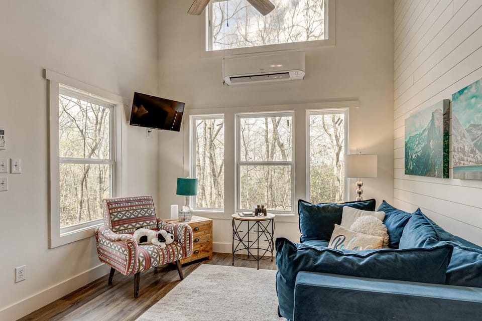 Nature Stay By Guntersville Lake! Cozy Guest Cabin Cabin in Grant