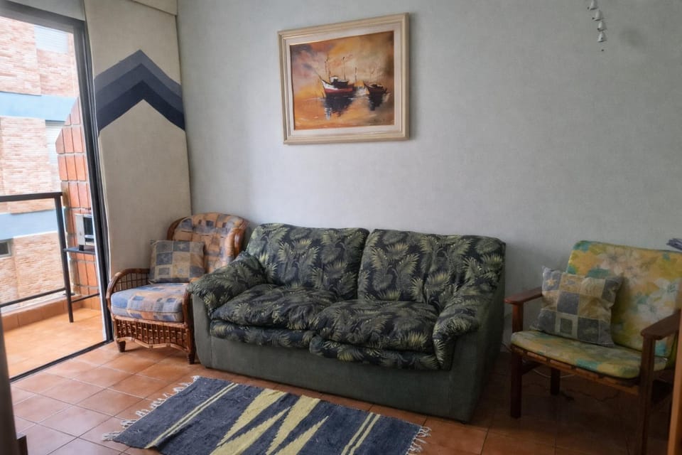 Living room, Quiet street view