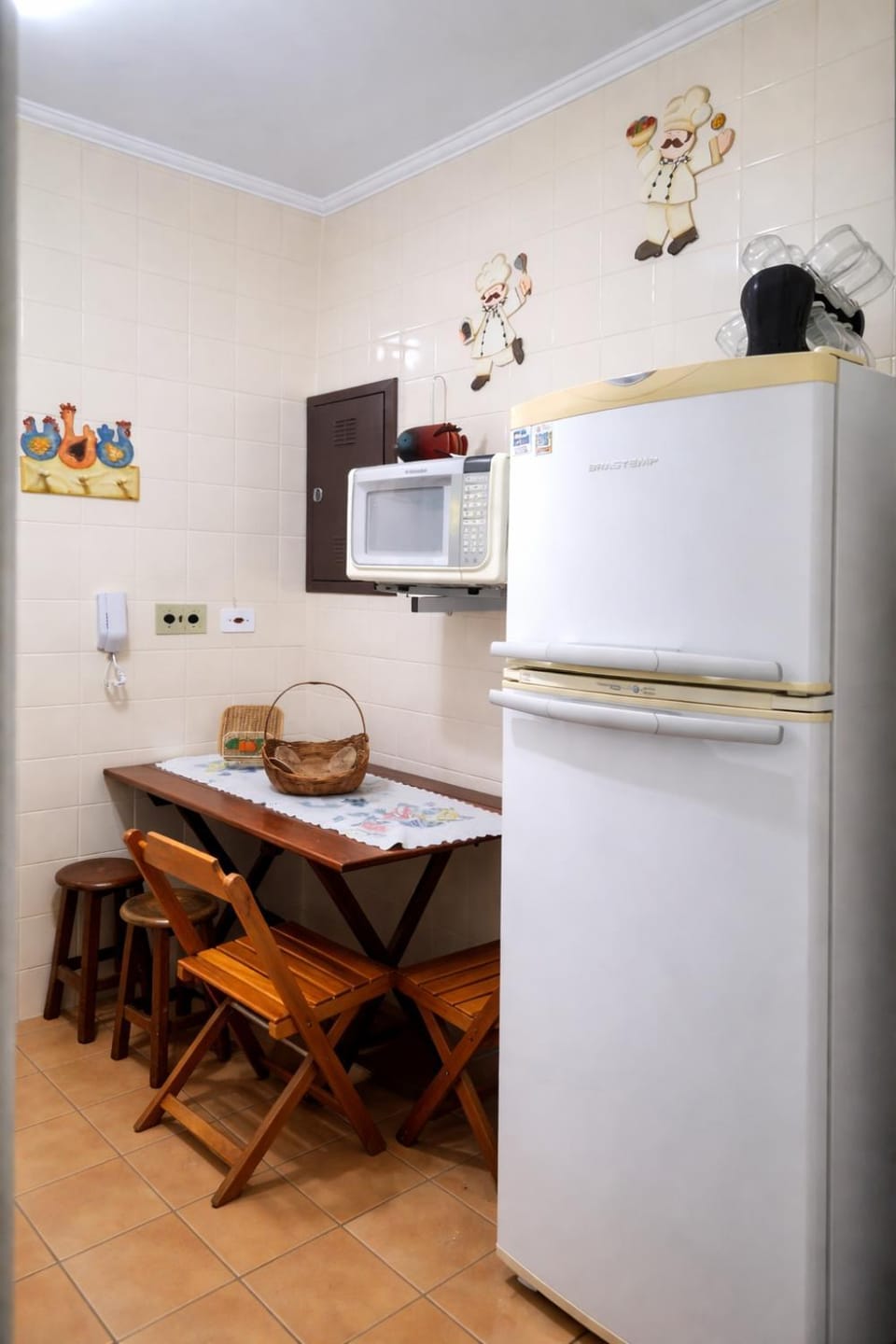 Kitchen or kitchenette, Dining area, microwave, oven, stove, kitchen