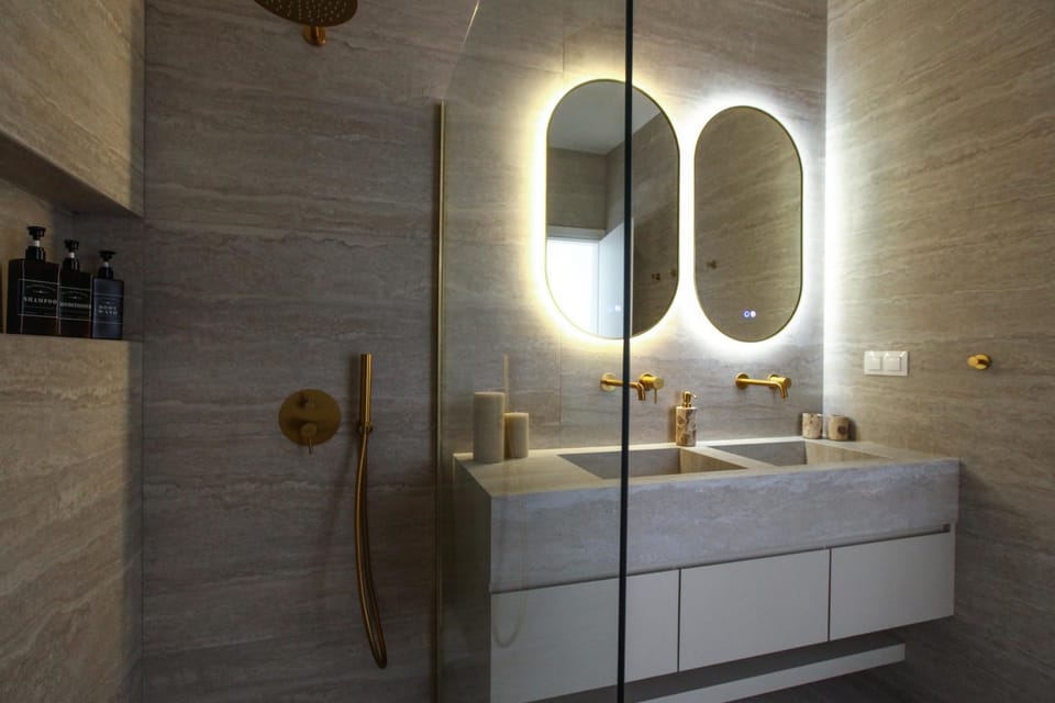 Shower, Bathroom